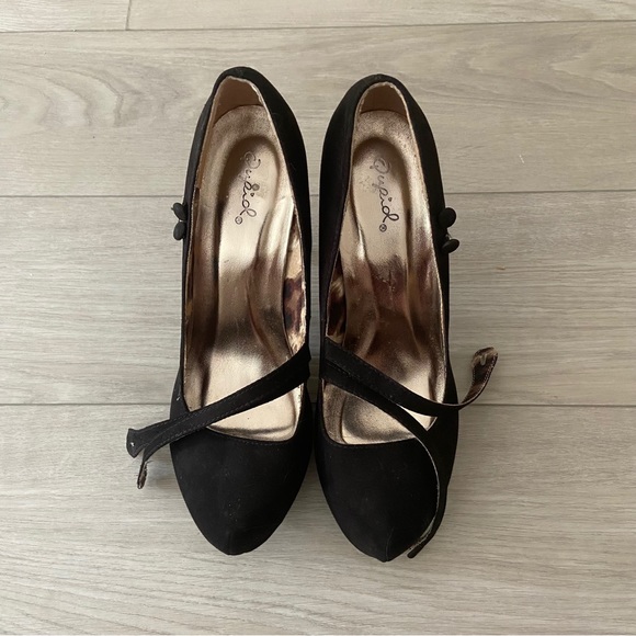 Size 8.5 Qupid Mary Jane Black Heels - Picture 2 of 3